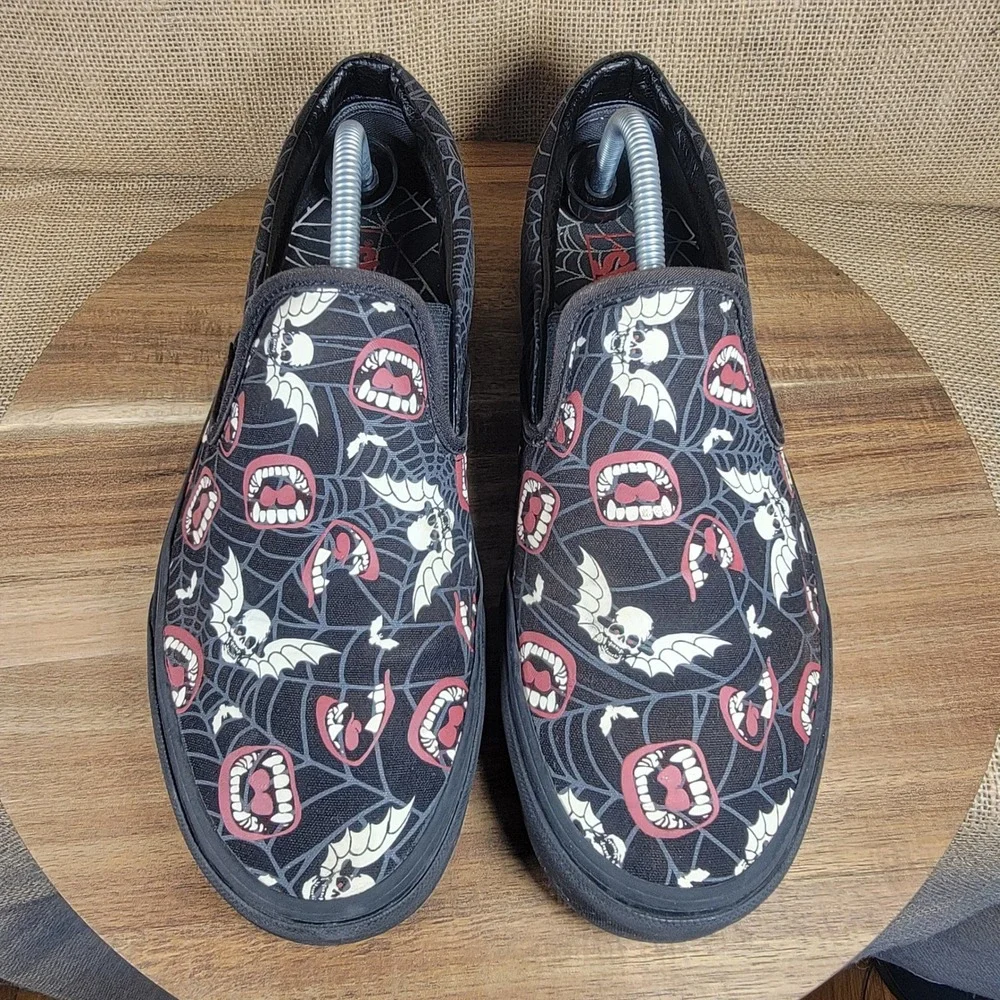 Vans Classic Slip-On Glow Frights Shoes Black Red White Horror Print Men's 11